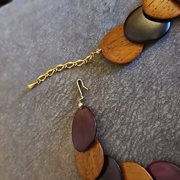 VTG AVON 1989 Subtle Hues Wood Disc Necklace - Picture 5 of 6